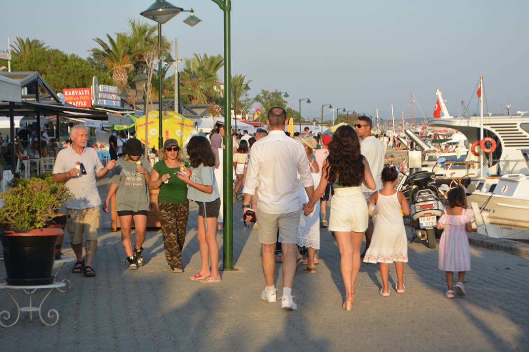 Cunda Adası'nda bayram yoğunluğu! Doluluk oranı yüzde 100'e ulaştı 5