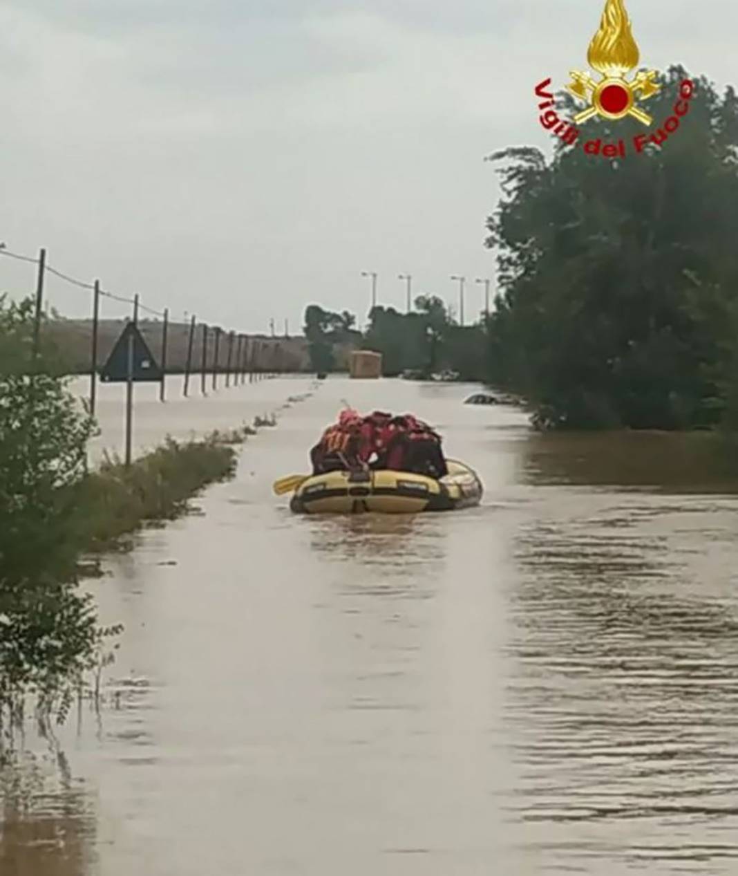 Almanya ve Belçika'nın ardından İtalya'yı da sel vurdu 8