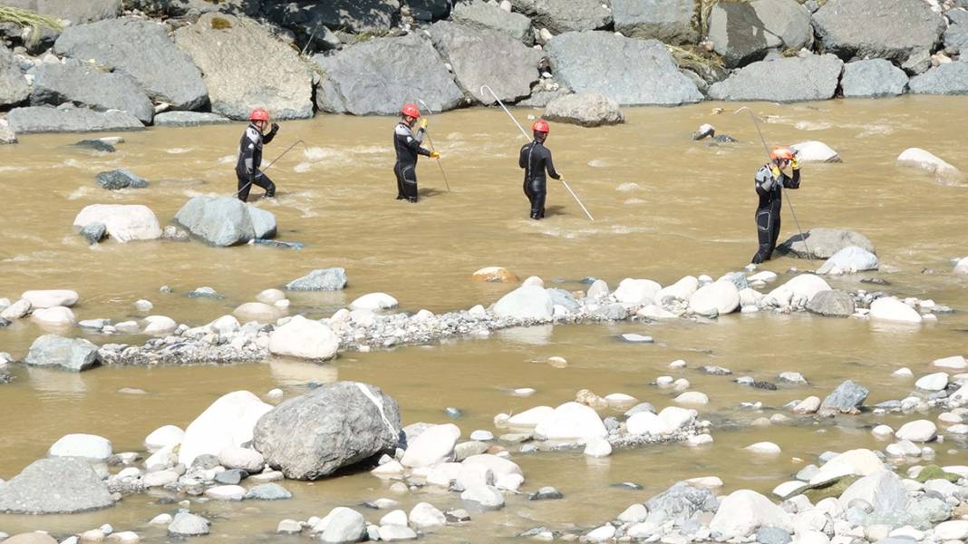 Rize'de 6 can alan felaketin izleri siliniyor 9