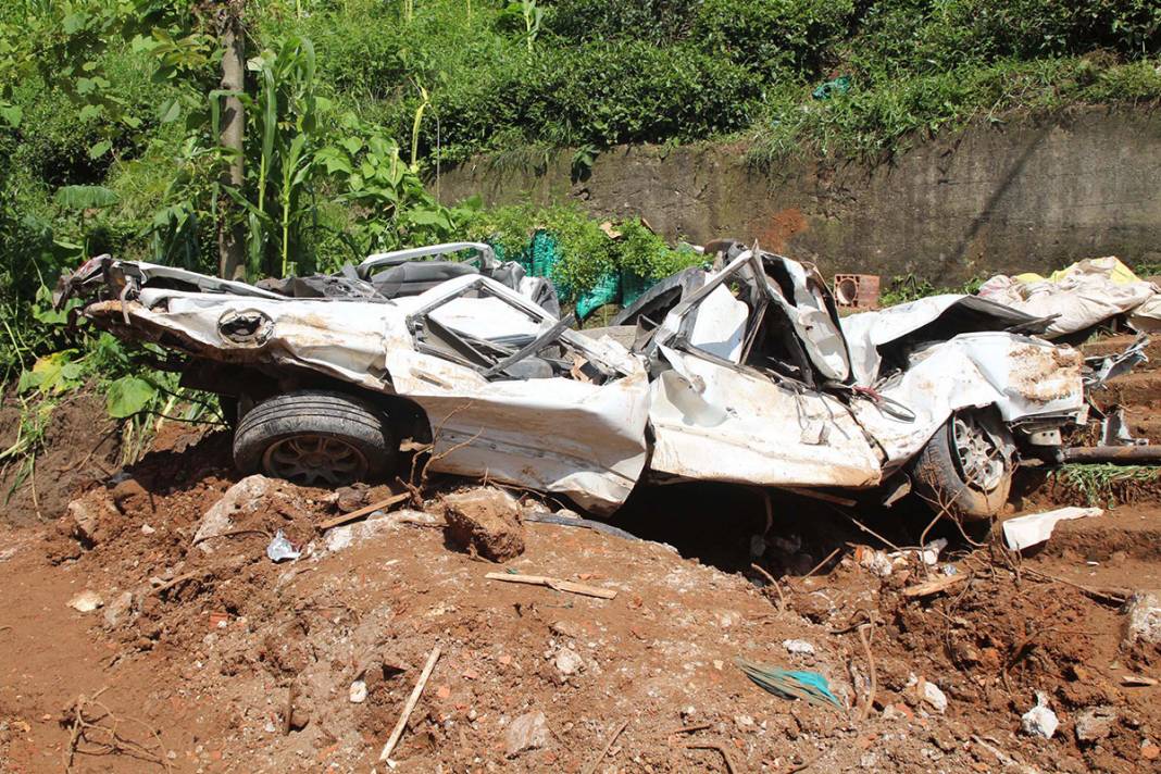 Rize'de 6 can alan felaketin izleri siliniyor 2