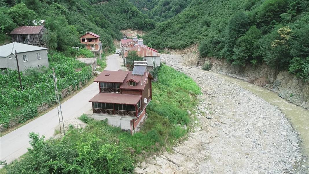 Çiftlik Bank kurucusunun bir marifeti daha ortaya çıktı: Dere yatağına kaçak villa yaptırmış 17