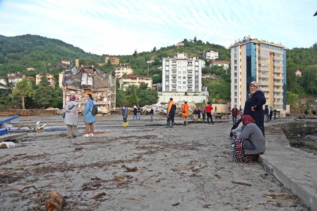 Gün ağarınca ortaya çıktı! İşte fotoğraflara yaşanan felaket... 10