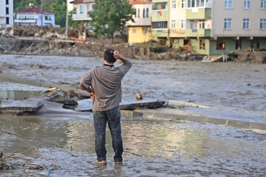 Gün ağarınca ortaya çıktı! İşte fotoğraflara yaşanan felaket... 11