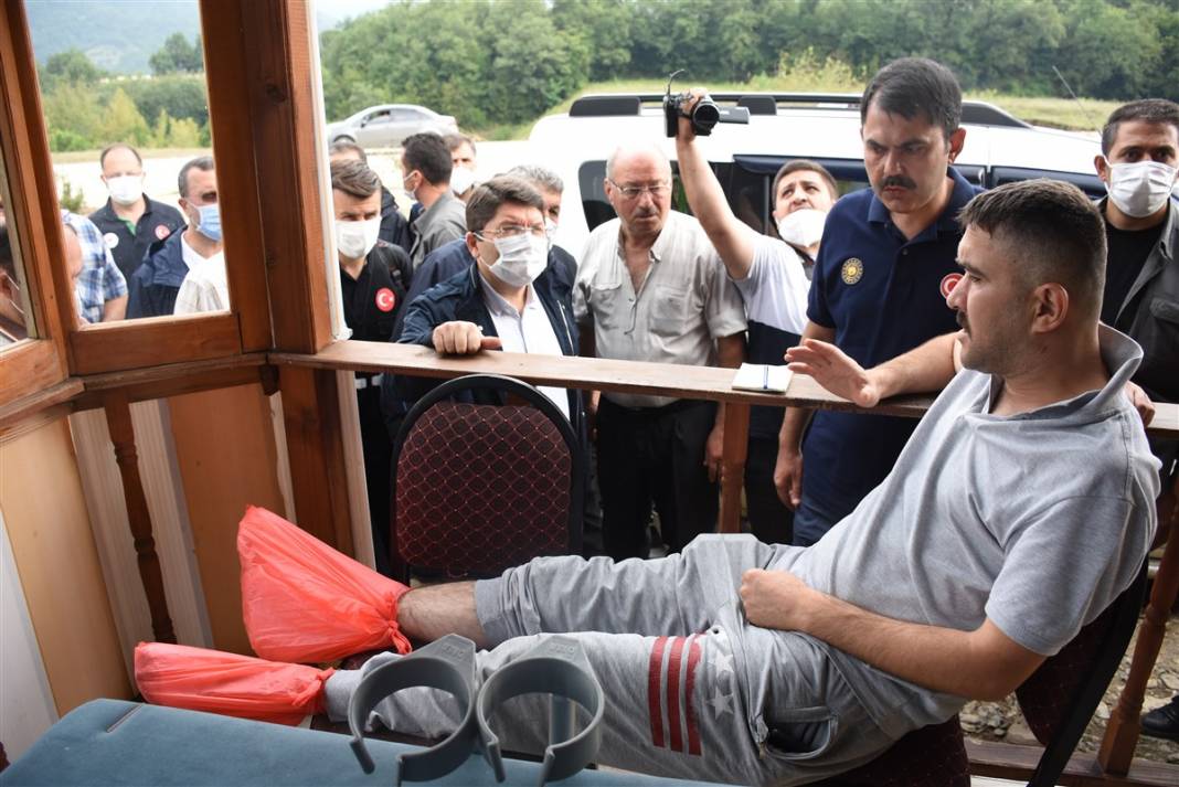 Bartın'da inanılmaz kurtuluş! Balyozla evin duvarını kırdı 3