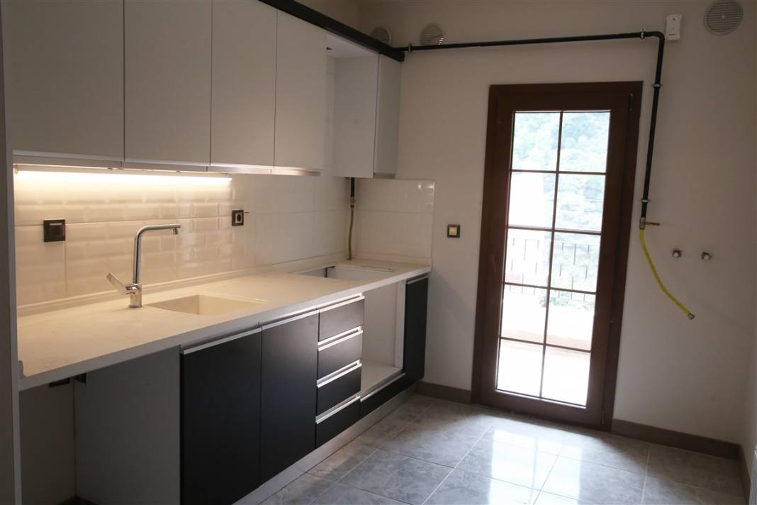 Selin vurduğu Dereli'de, aynı dere yatağına yeni binalar yapıldı 12