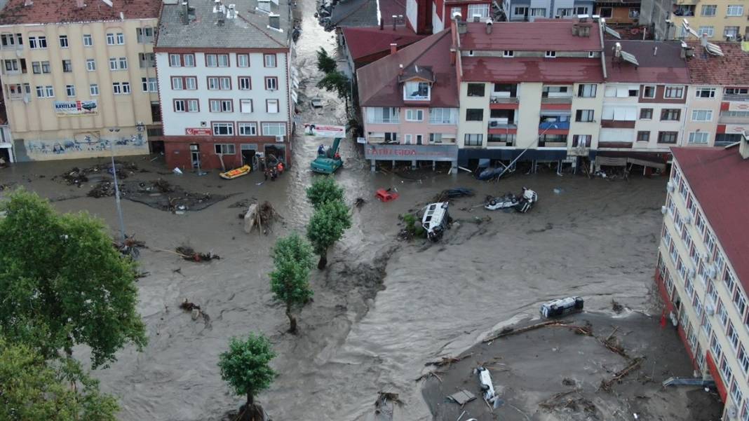Gün ağarınca ortaya çıktı! İşte fotoğraflara yaşanan felaket... 27