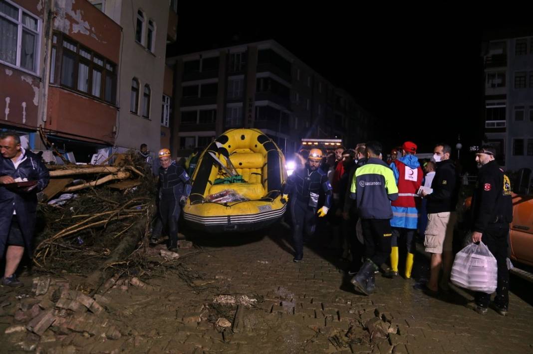 Gün ağarınca ortaya çıktı! İşte fotoğraflara yaşanan felaket... 32