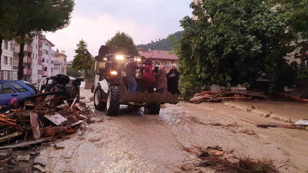 Gün ağarınca ortaya çıktı! İşte fotoğraflara yaşanan felaket... 46