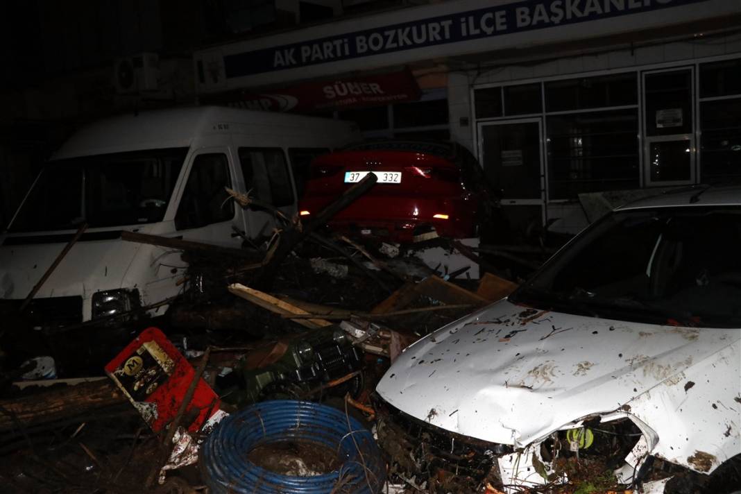 Gün ağarınca ortaya çıktı! İşte fotoğraflara yaşanan felaket... 50