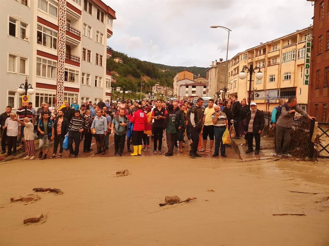 Gün ağarınca ortaya çıktı! İşte fotoğraflara yaşanan felaket... 55
