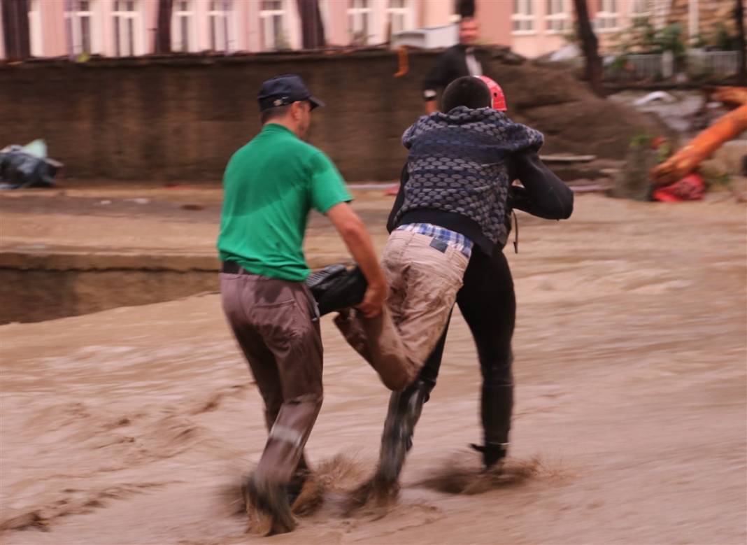 Gün ağarınca ortaya çıktı! İşte fotoğraflara yaşanan felaket... 58