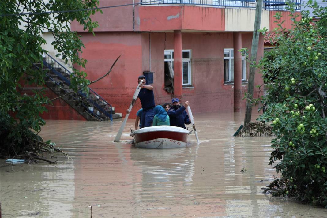 Gün ağarınca ortaya çıktı! İşte fotoğraflara yaşanan felaket... 67
