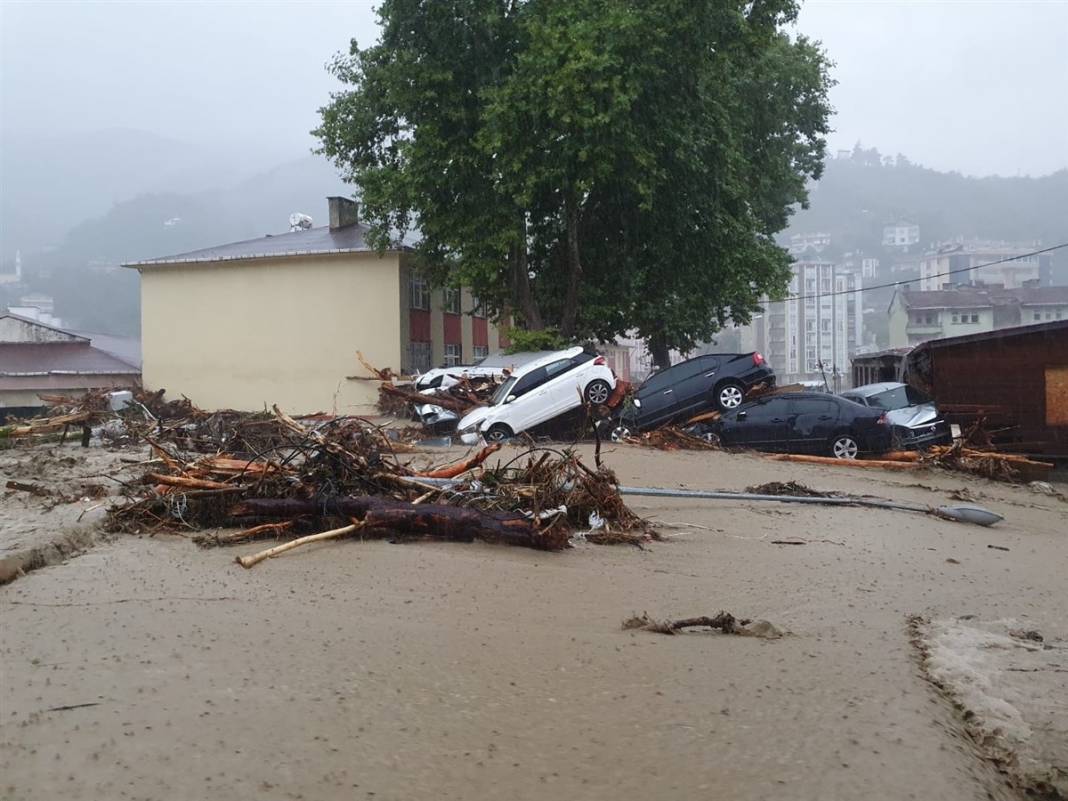 Gün ağarınca ortaya çıktı! İşte fotoğraflara yaşanan felaket... 72