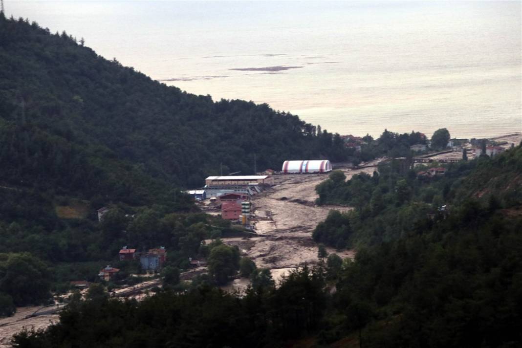 Gün ağarınca ortaya çıktı! İşte fotoğraflara yaşanan felaket... 73