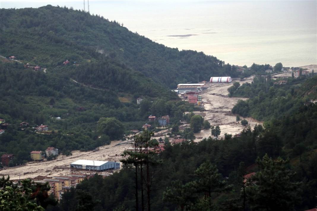 Gün ağarınca ortaya çıktı! İşte fotoğraflara yaşanan felaket... 76