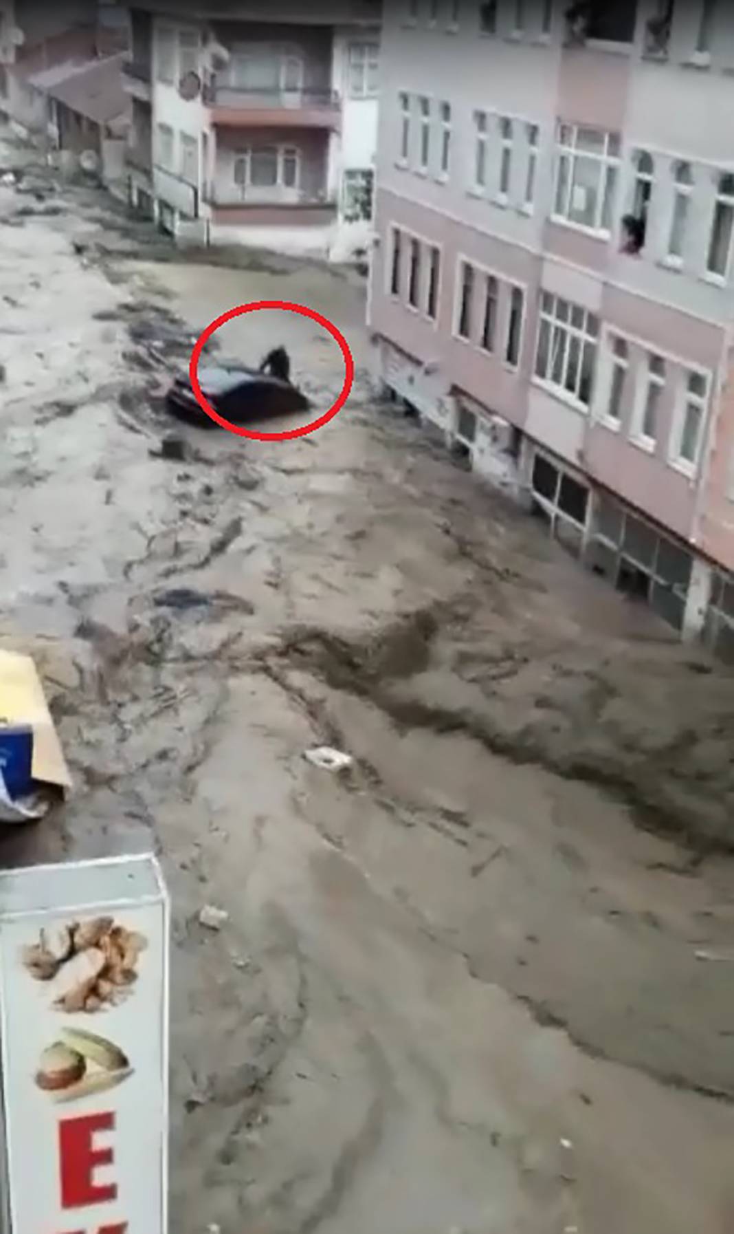 Gün ağarınca ortaya çıktı! İşte fotoğraflara yaşanan felaket... 83