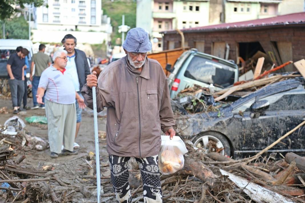 Gün ağarınca ortaya çıktı! İşte fotoğraflara yaşanan felaket... 9