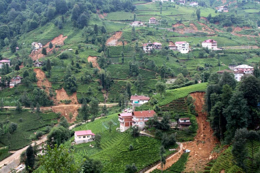 Rize'de sel yıktı geçti! Felaketin boyutu ortaya çıktı 3
