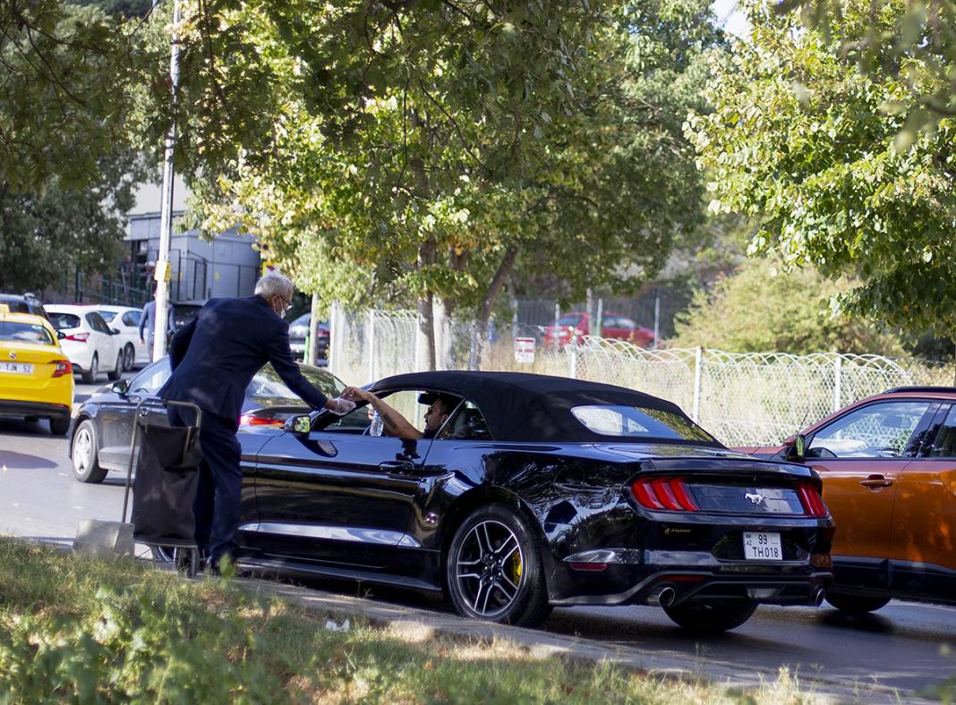 50 yıldır çıkarmadığı kravatı ile ne iş yaptığına çok şaşıracaksınız? Hikayesi içinizi acıtacak... 6