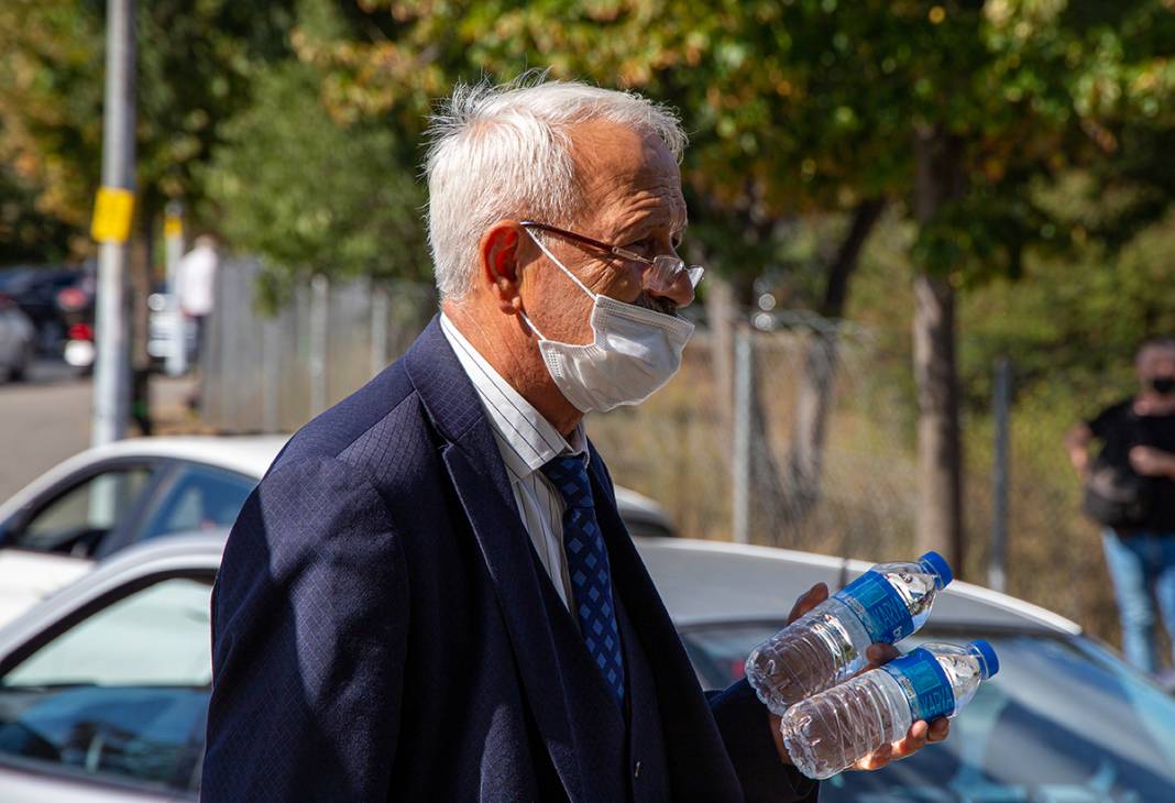 50 yıldır çıkarmadığı kravatı ile ne iş yaptığına çok şaşıracaksınız? Hikayesi içinizi acıtacak... 8