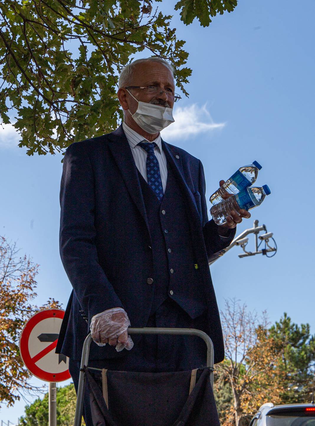 50 yıldır çıkarmadığı kravatı ile ne iş yaptığına çok şaşıracaksınız? Hikayesi içinizi acıtacak... 10