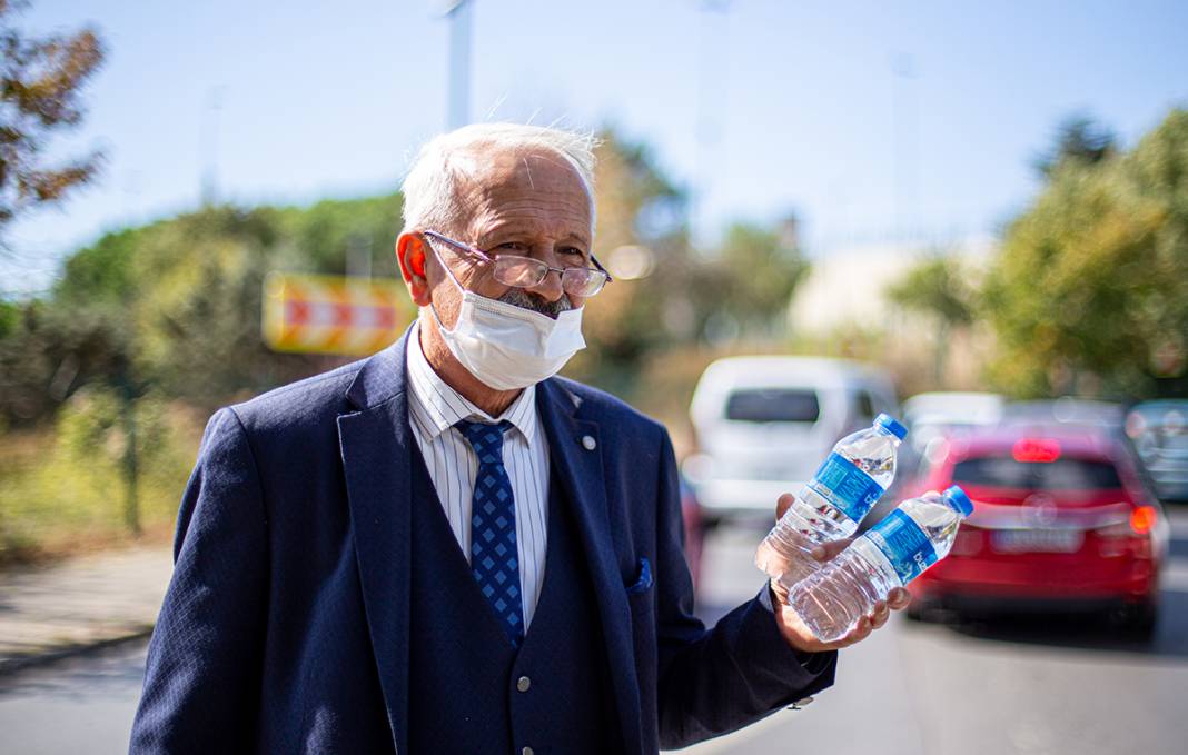 50 yıldır çıkarmadığı kravatı ile ne iş yaptığına çok şaşıracaksınız? Hikayesi içinizi acıtacak... 13