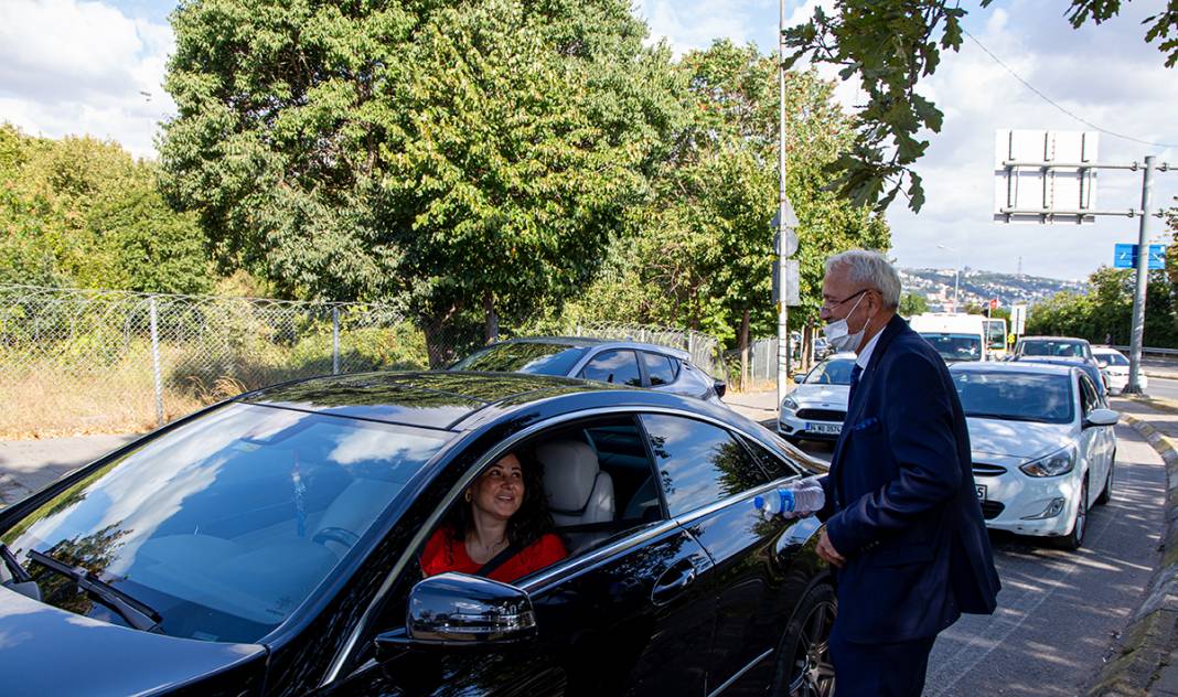 50 yıldır çıkarmadığı kravatı ile ne iş yaptığına çok şaşıracaksınız? Hikayesi içinizi acıtacak... 16