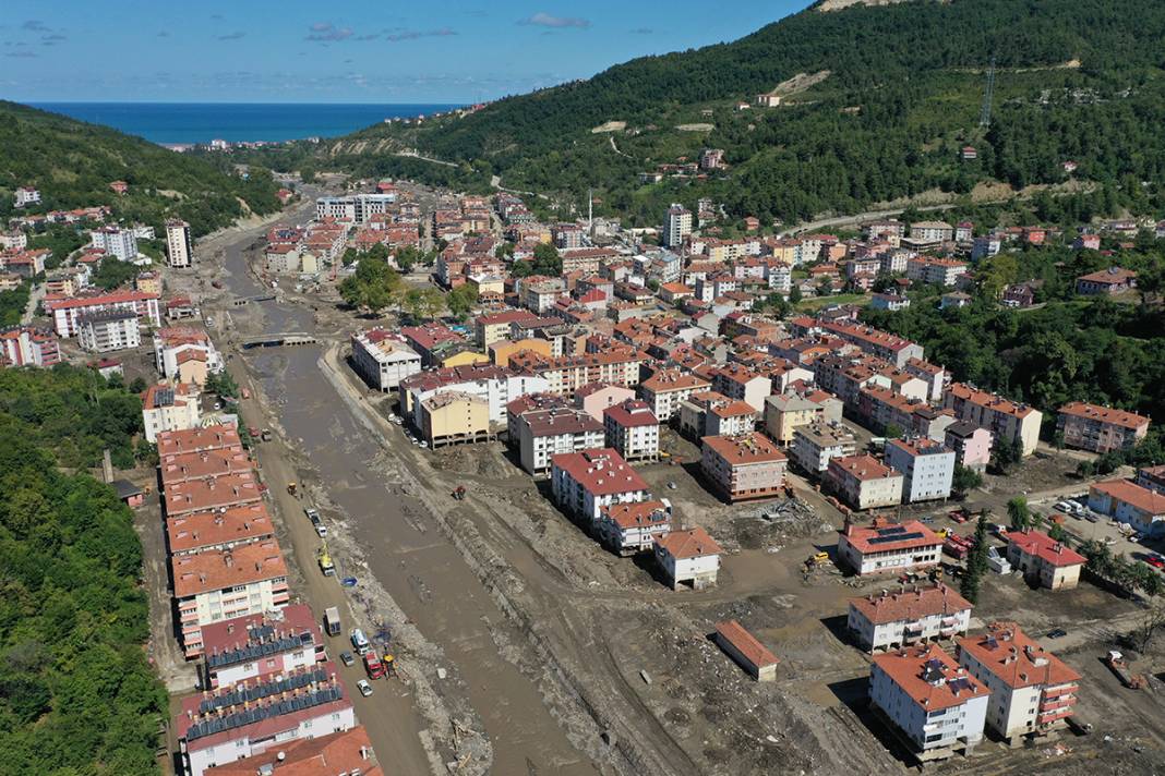 Felaketin ardından 25'inci gün... Bozkurt'ta selin izleri silinmeye çalışılıyor 12