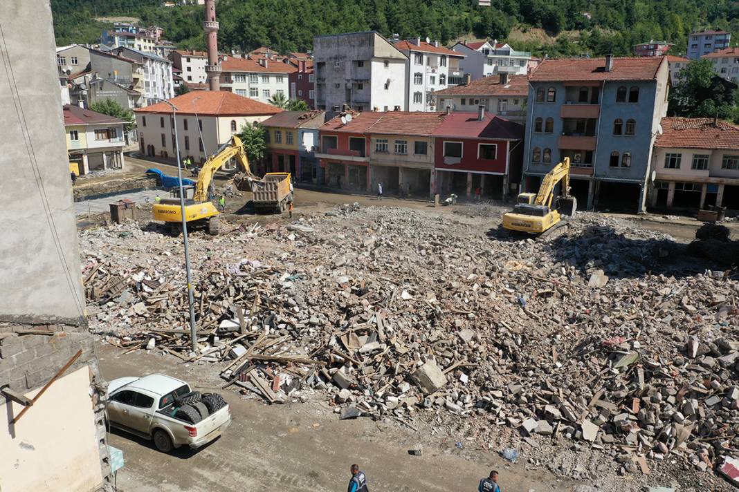 Felaketin ardından 25'inci gün... Bozkurt'ta selin izleri silinmeye çalışılıyor 7