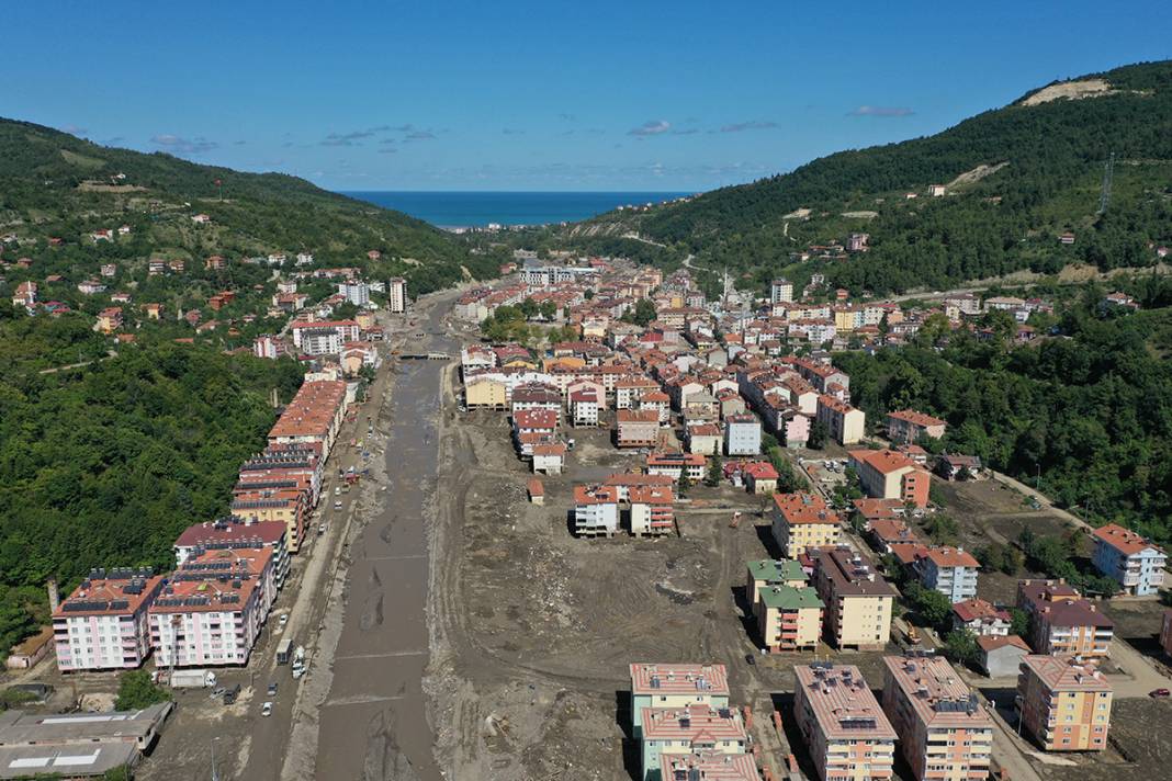 Felaketin ardından 25'inci gün... Bozkurt'ta selin izleri silinmeye çalışılıyor 8