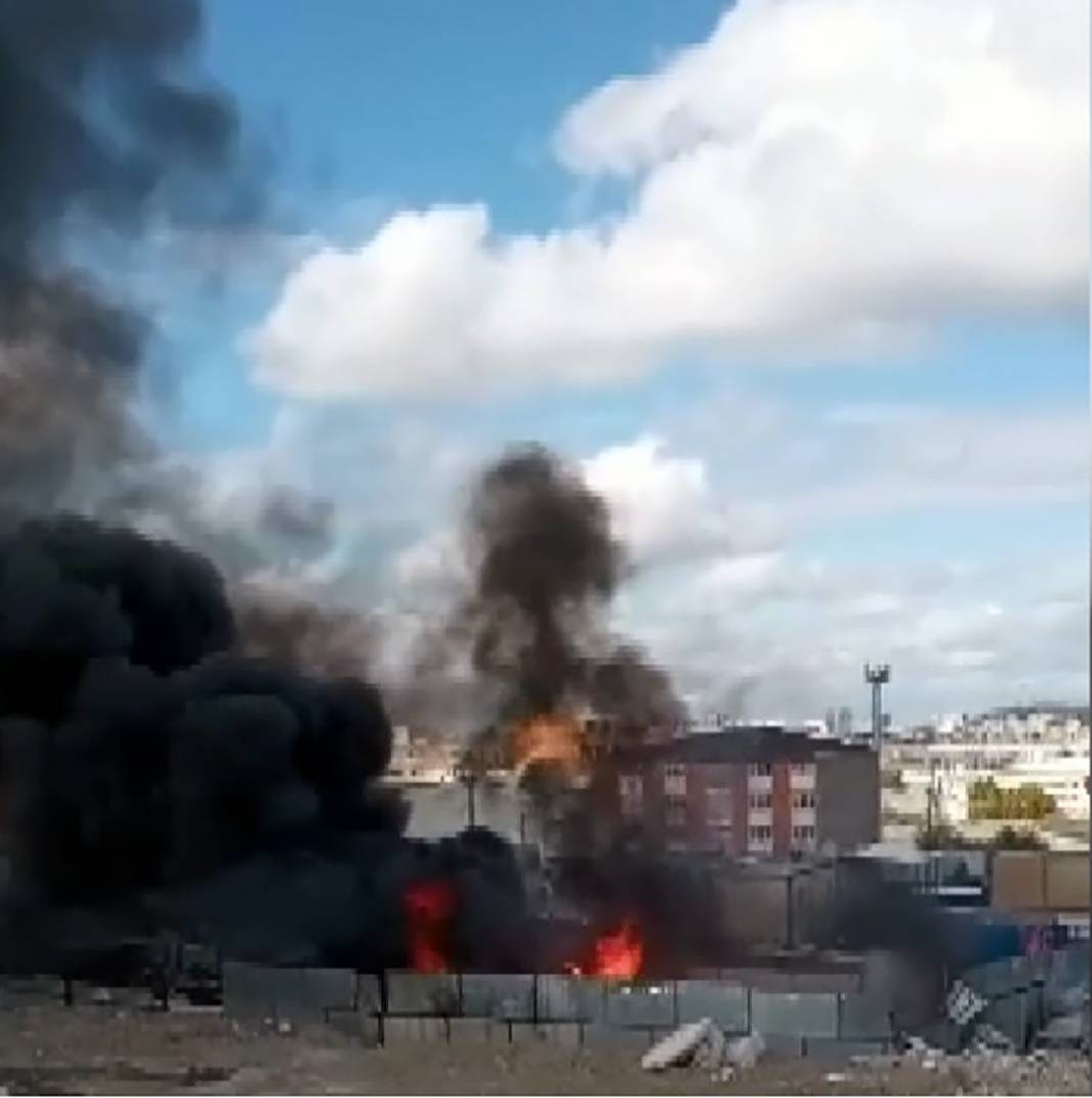 Ümraniye'de kağıt toplayıcılarına baskın: İşçiler barakalarını ateşe verdi, polis havaya ateş açtı 10