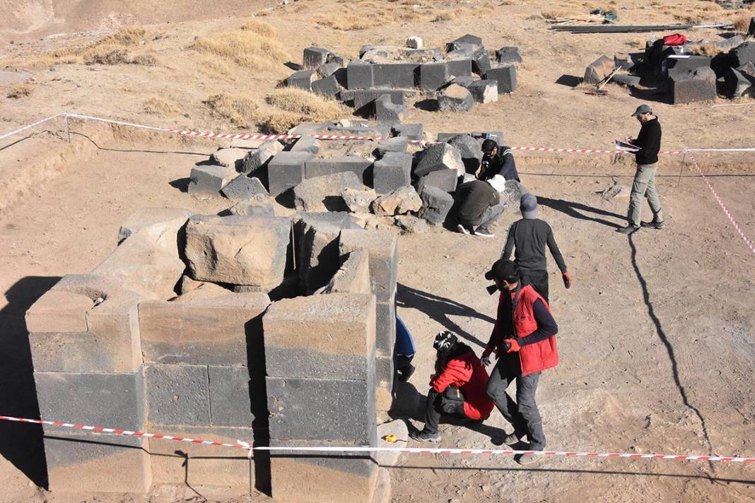 Kef Kalesi'nde Urartu belgeleri bulundu 7