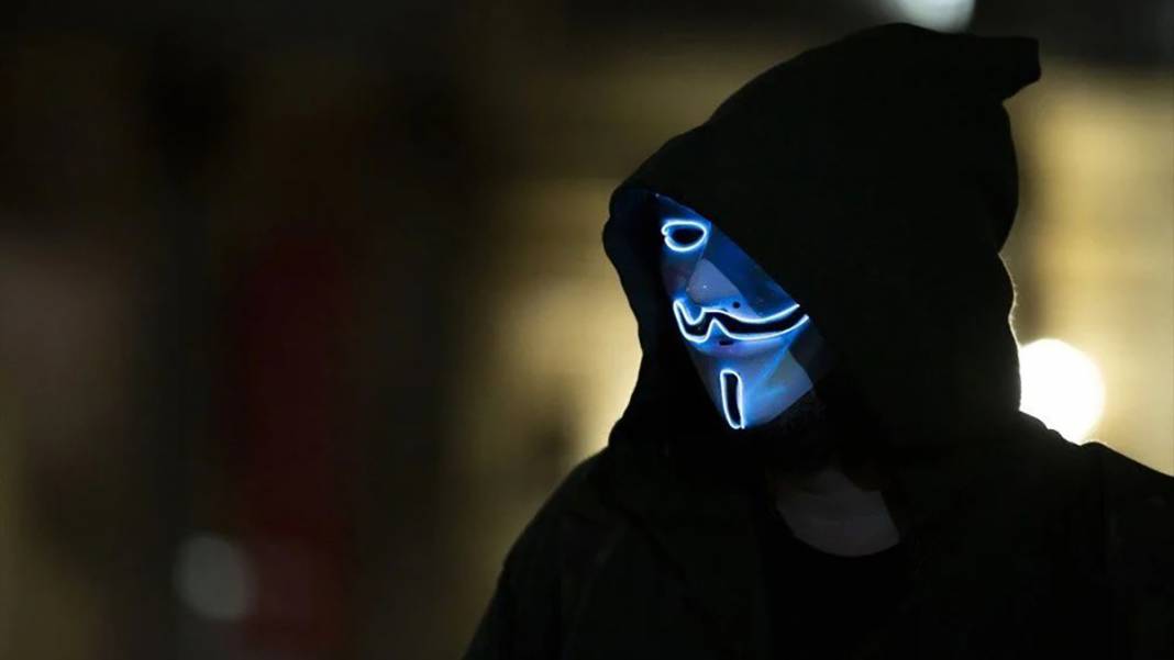 Londra'da Şenlik Ateşi Gecesi'nde protestocular polisle çatıştı 1