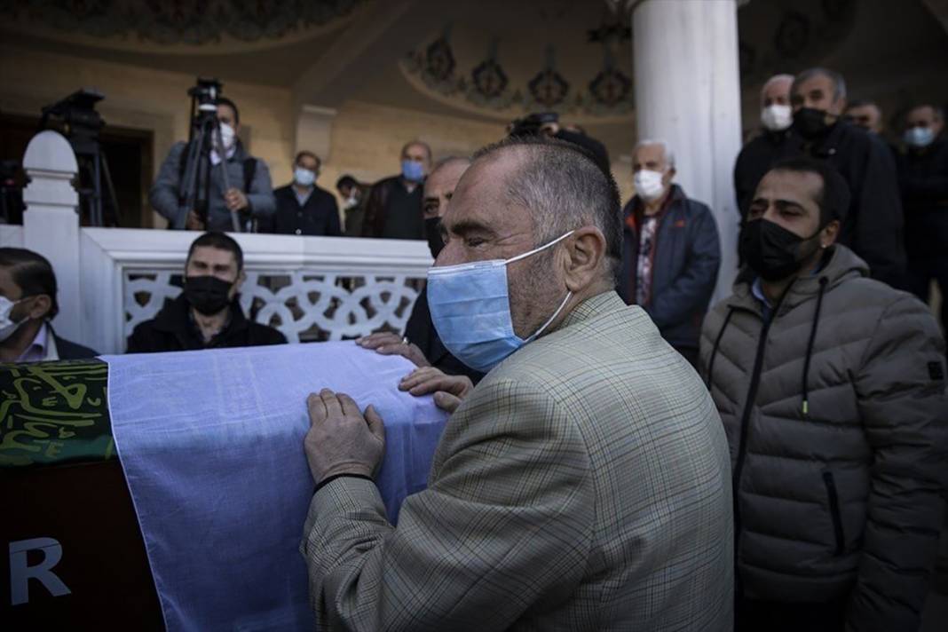 Samuray kılıçlı saldırıda hayatını kaybeden Başak Cengiz gözyaşlarıyla uğurlandı 7