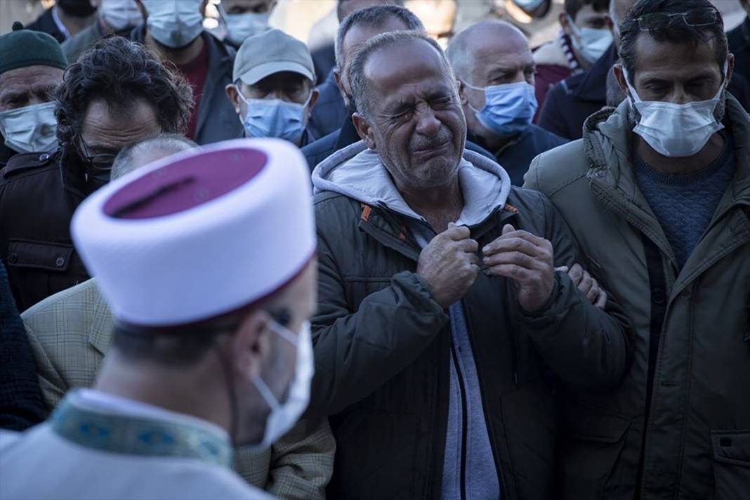 Samuray kılıçlı saldırıda hayatını kaybeden Başak Cengiz gözyaşlarıyla uğurlandı 8