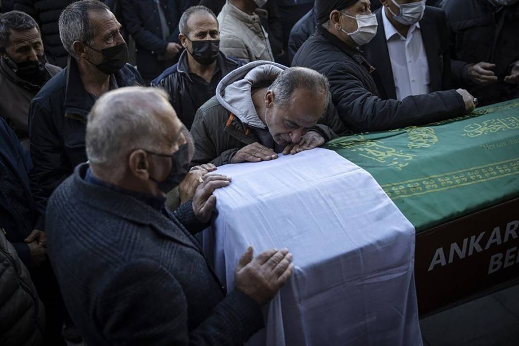 Samuray kılıçlı saldırıda hayatını kaybeden Başak Cengiz gözyaşlarıyla uğurlandı 10