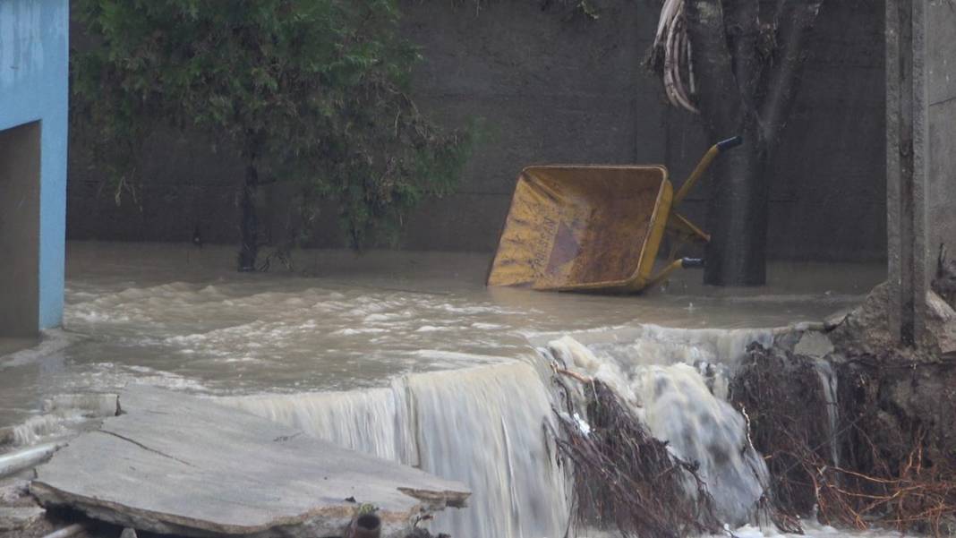 Kırklareli ve Edirne'de sel: Dereler taştı, mahsur kalanlar botlarla kurtarıldı 5