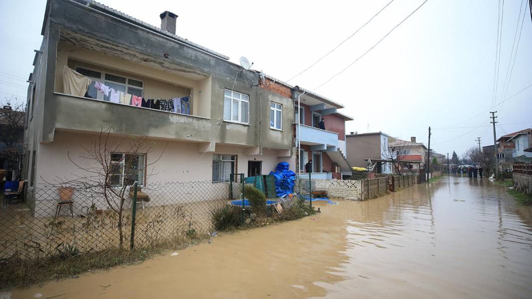 Kırklareli ve Edirne'de sel: Dereler taştı, mahsur kalanlar botlarla kurtarıldı 7