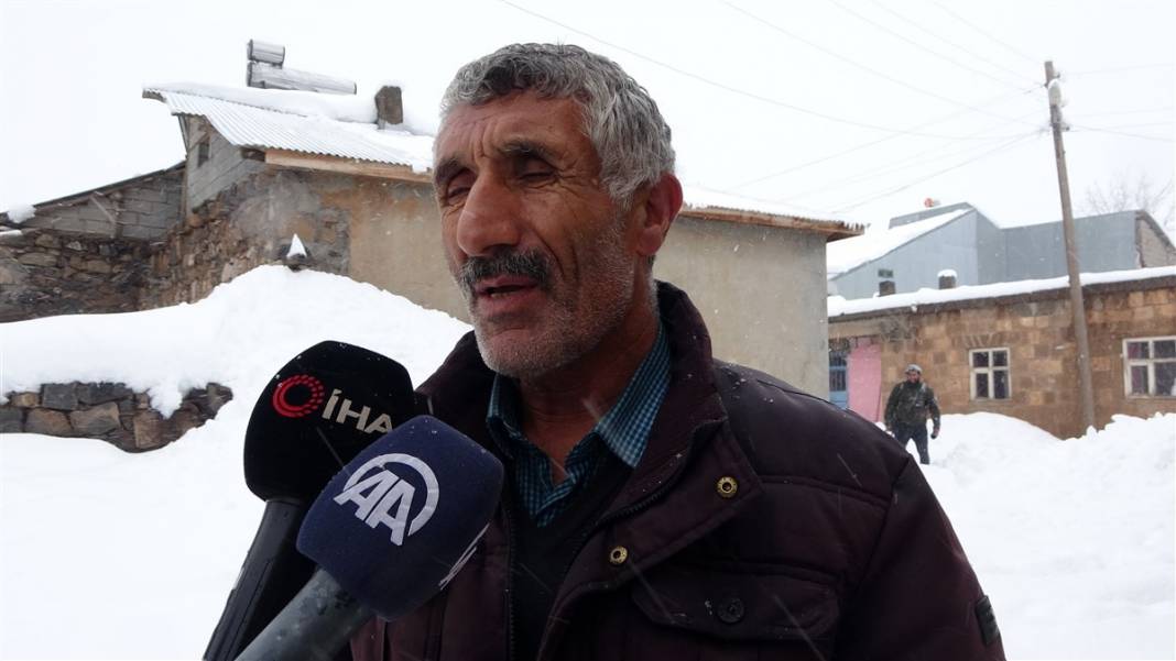 1600 rakımlı köy kara gömüldü! Evlerinden zor çıktılar 11