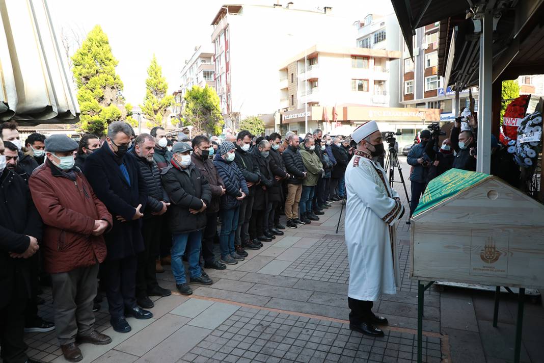 Şafak Mahmutyazıcıoğlu, son yolculuğuna uğurlandı: 'Keşke ben ölseydim' 4