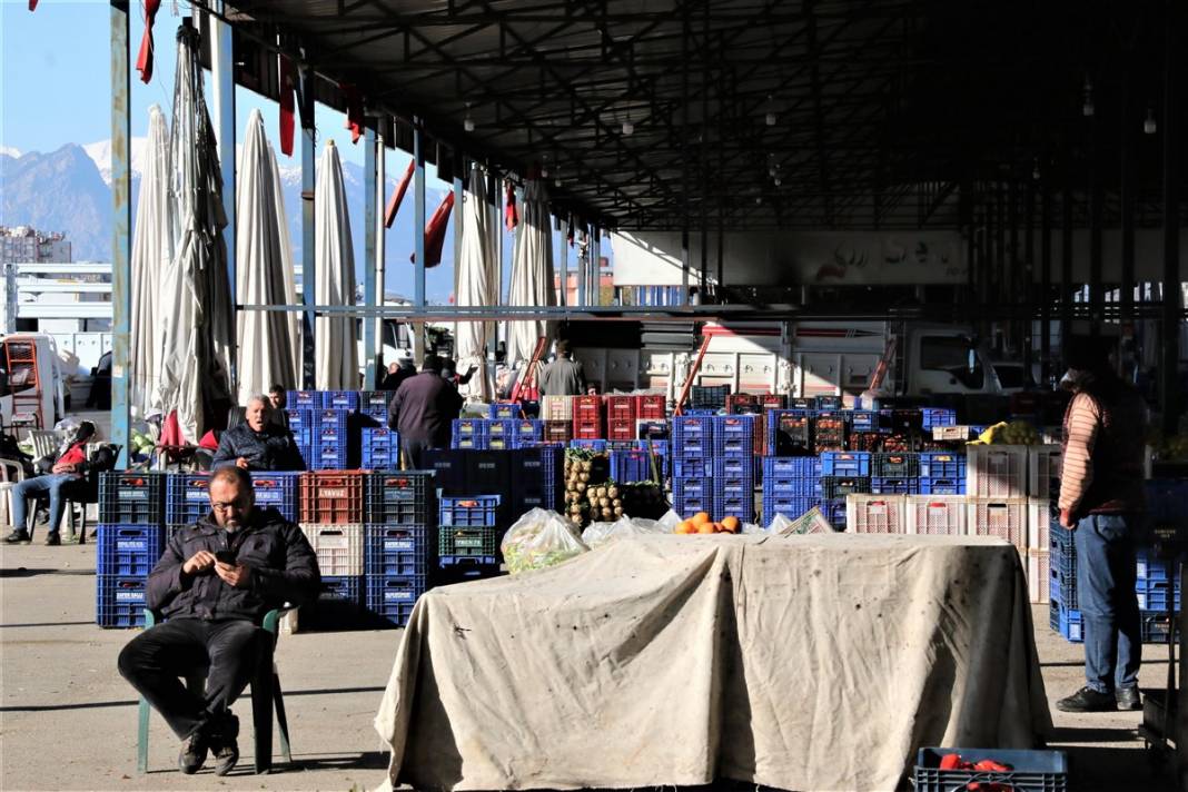 Dondurucu soğuklar toptancı halini de vurdu, fiyatlar yüzde 50 arttı 13