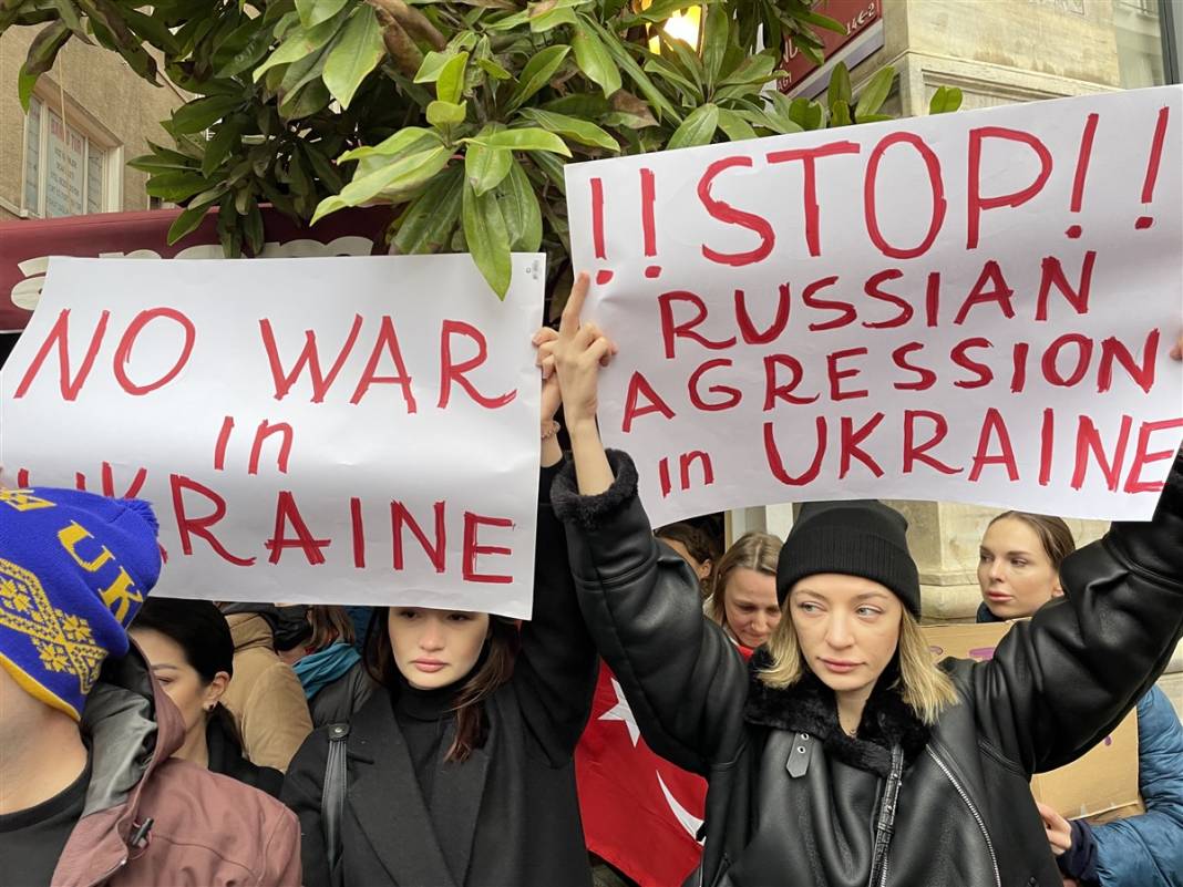 İstanbul'da protesto: Putin, ellerini Ukrayna'dan çek 2