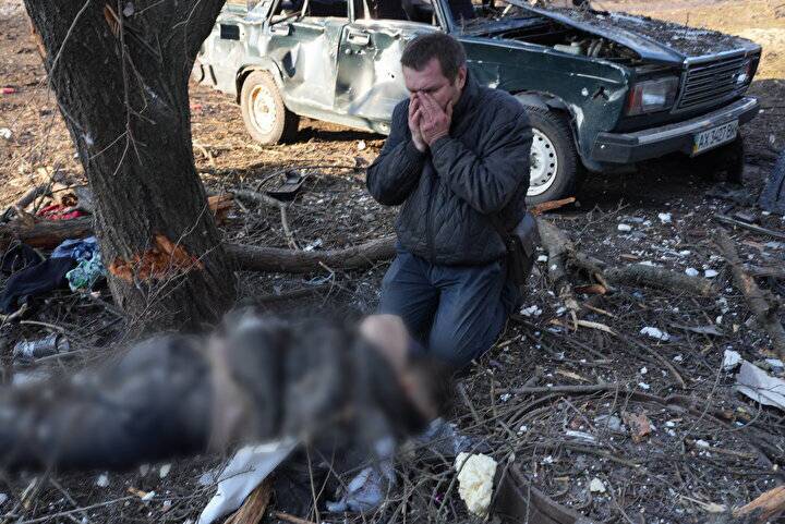 Rusya, Ukrayna'nın kentlerini vuruyor 8