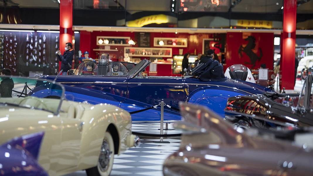 Türkiye'nin en kapsamlı otomobil müzesi! Tarihin ilk otomobili de sergileniyor 11