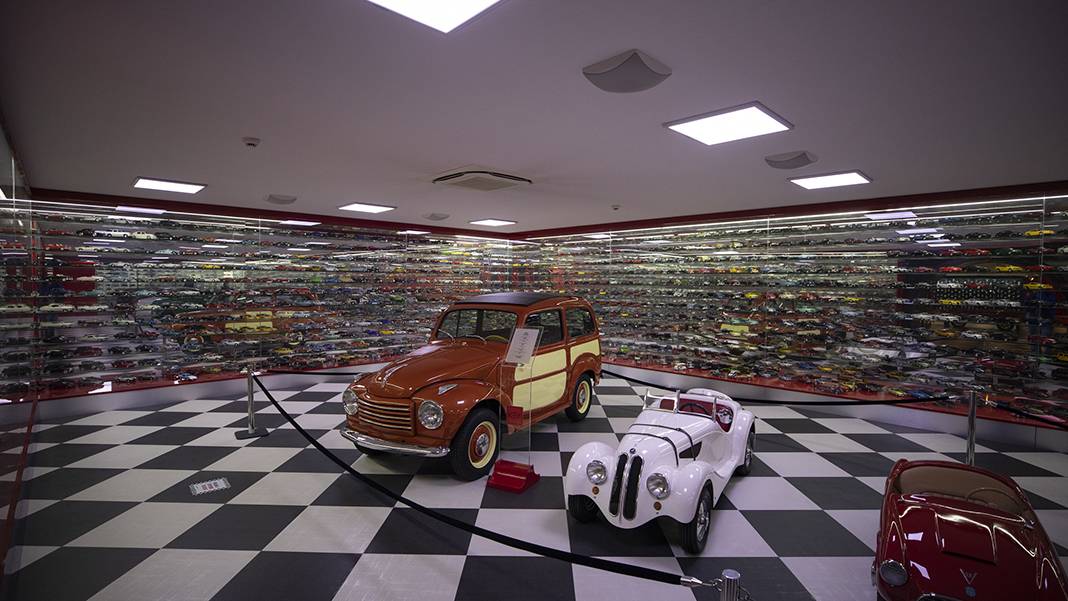 Türkiye'nin en kapsamlı otomobil müzesi! Tarihin ilk otomobili de sergileniyor 4