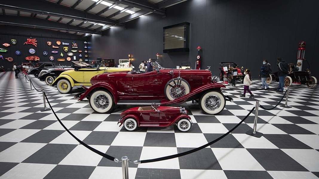 Türkiye'nin en kapsamlı otomobil müzesi! Tarihin ilk otomobili de sergileniyor 2