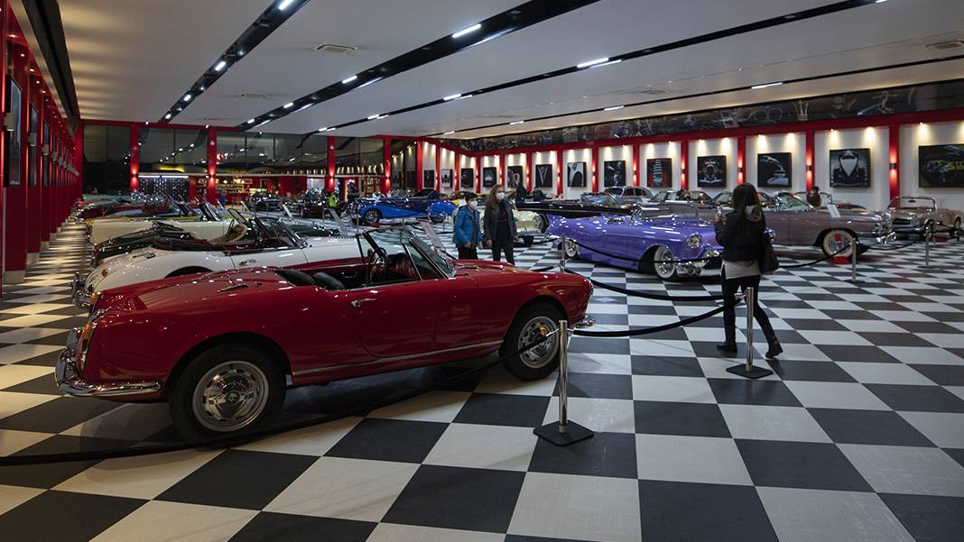 Türkiye'nin en kapsamlı otomobil müzesi! Tarihin ilk otomobili de sergileniyor 1
