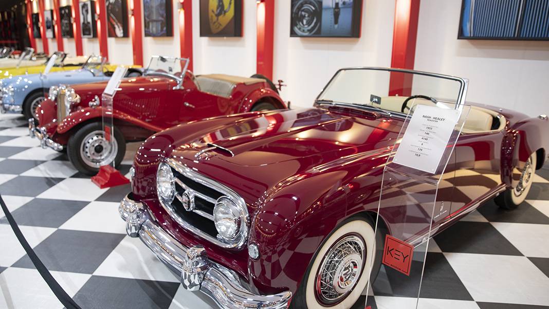 Türkiye'nin en kapsamlı otomobil müzesi! Tarihin ilk otomobili de sergileniyor 17