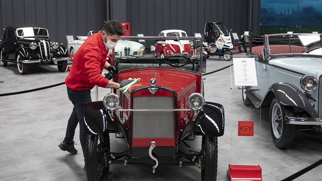 Türkiye'nin en kapsamlı otomobil müzesi! Tarihin ilk otomobili de sergileniyor 15