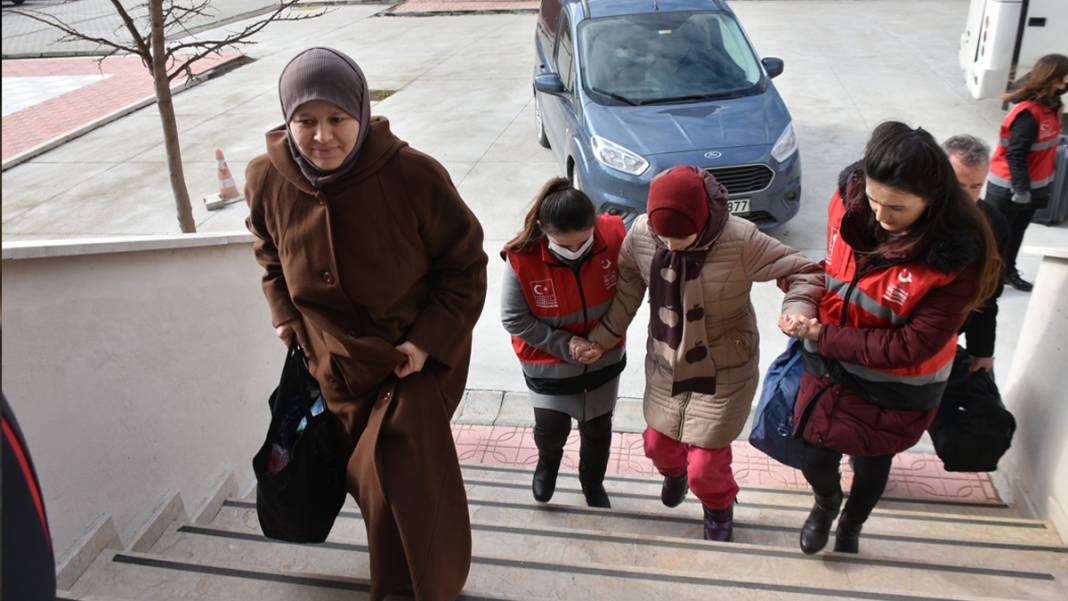 Kırım Türklerinden 45 kişilik ilk kafile Ukrayna'dan Türkiye'ye getirildi 5